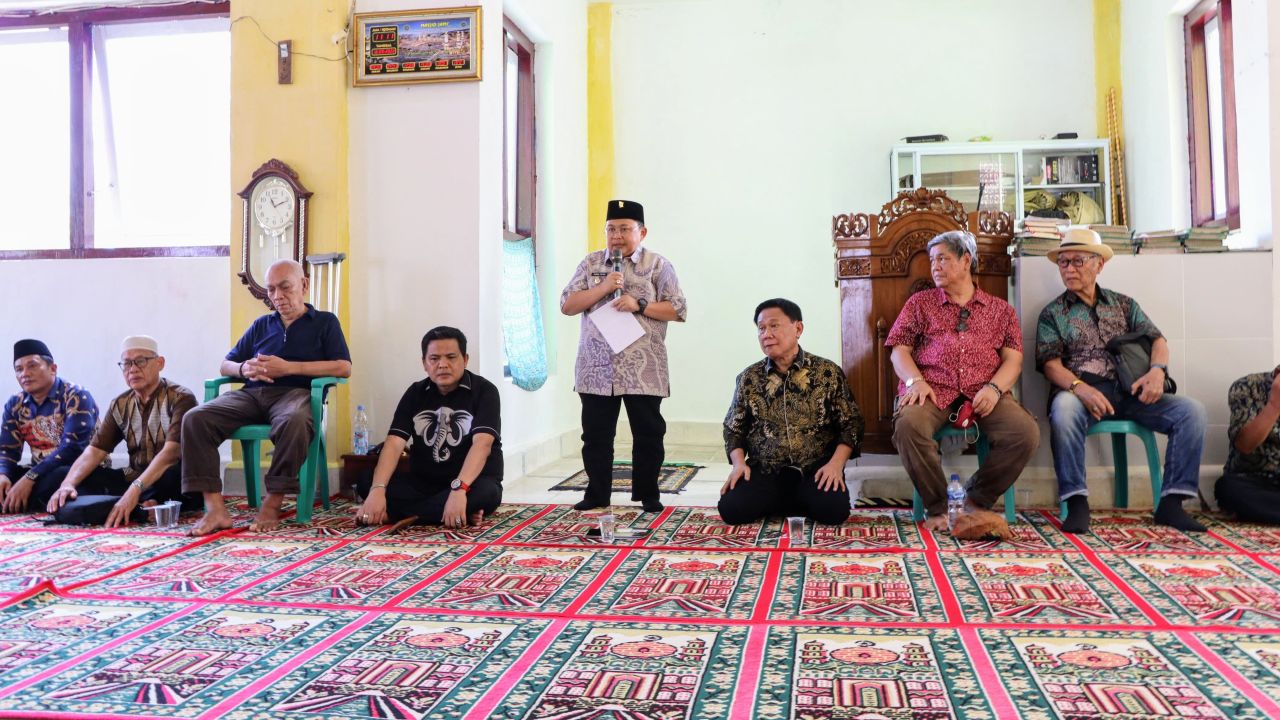 Wabup Pesbar Hadiri Anjau Silau Keluarga Kartadilaga dan Resmikan Masjid Jami’ At-Tanwir