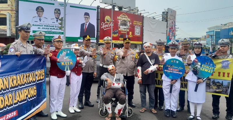Satlantas Polresta Bandar Lampung Tampilkan Simulasi Korban Kecelakaan