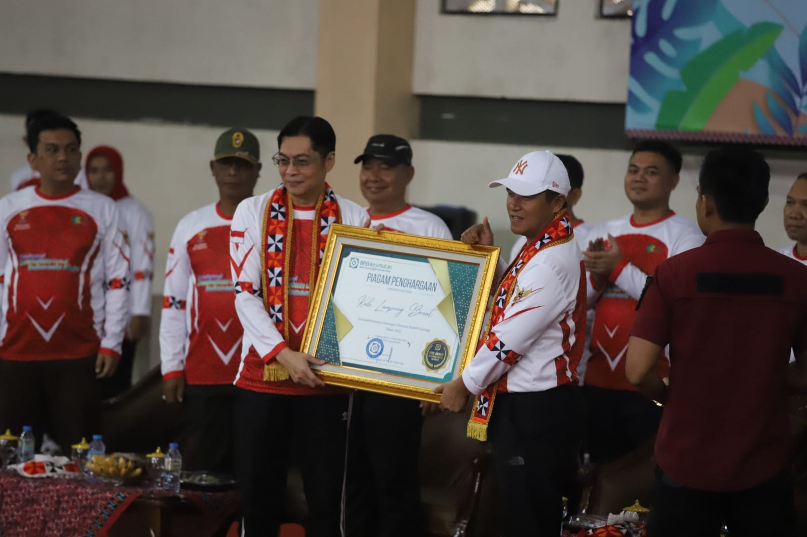 Peringatan HKN Ke-59, Lampung Barat Raih Penghargaan Atas Capaian Universal Health Coverage