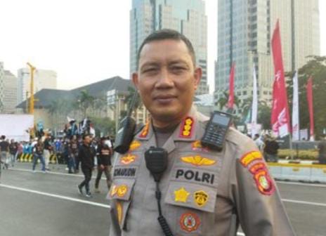 Pendemo Patung Kuda Jakarta Pusat Padati Jalan MH Thamrin hingga Malam Hari, Polisi Imbau Massa Bubarkan Diri