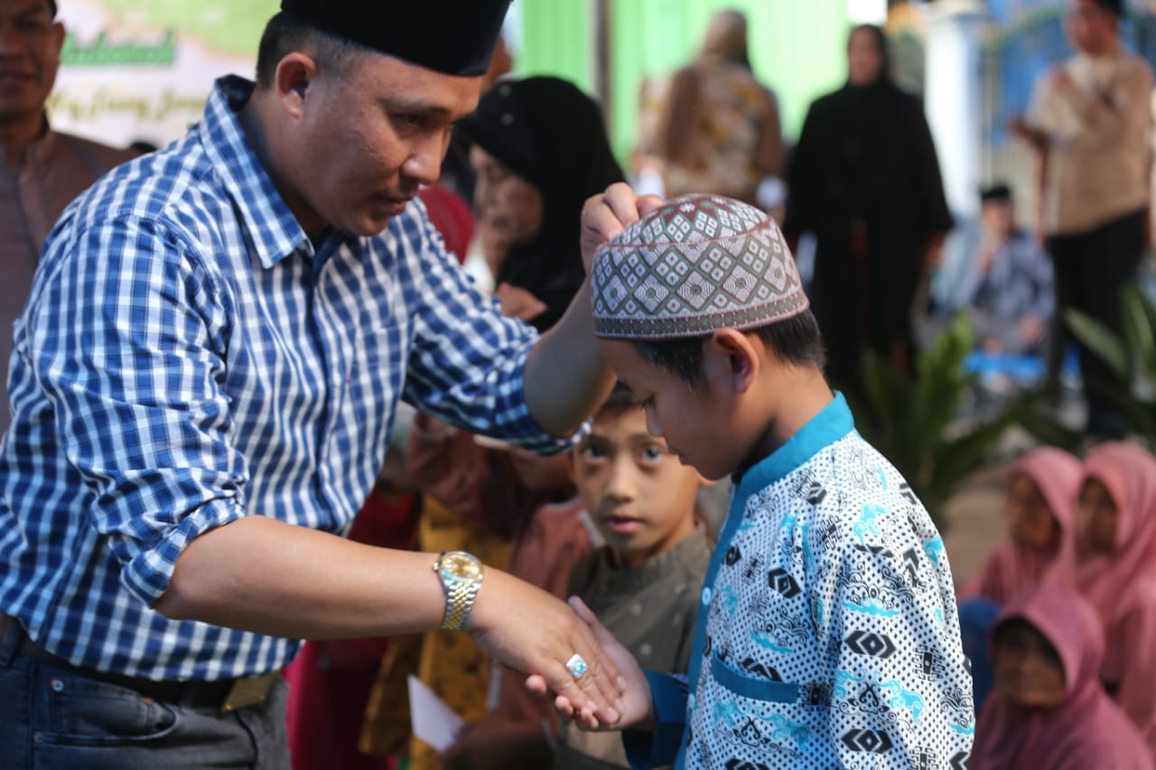 Bupati Lambar Hadiri Milad DKM di Kelurahan Fajarbulan   