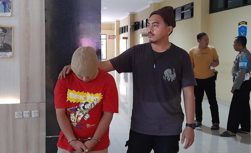 Bandar Narkoba Dibekuk, Polisi Temukan Sabu dan Ribuan Pil Ekstasi di Gudang Rumah