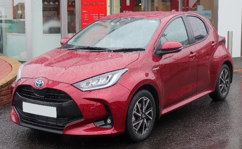 Keunggulan dan Kekurangan Toyota Yaris: Mobil Hatchback Stylish yang Bikin Penasaran!