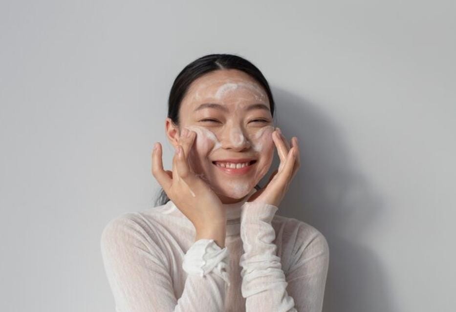 5 Sabun Cuci Muka Pencerah untuk Kulit Kusam dan Flek Hitam