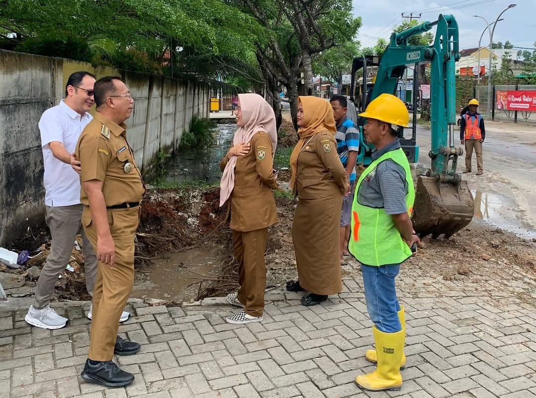Jalan Pulau Pisang Dapat Drainase Baru, Warga Sukarame Lega