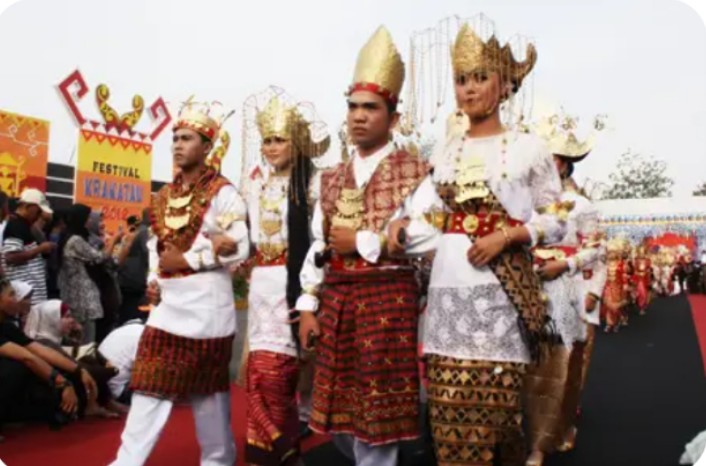 Upacara Rebah Diah, Tradisi Pernikahan Adat Peminggir Sarat Makna di Lampung