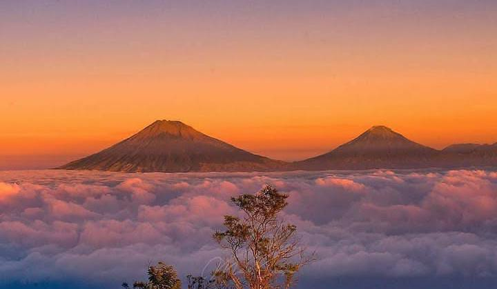 Gunung Telomoyo, Panorama Eksotis Negeri Awan yang Mudah Dijangkau