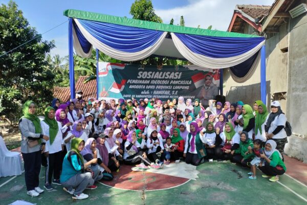 Anggota DPRD Provinsi Lampung Hanifah Gelar Sosialisasi PIP Di Kecamatan Padang Cermin Pesawaran