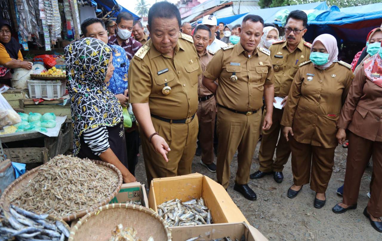 Pasca Lebaran, Arinal Tinjau Pasar Natar Pastikan Ketersediaan dan Kestabilan Harga Bahan Pokok