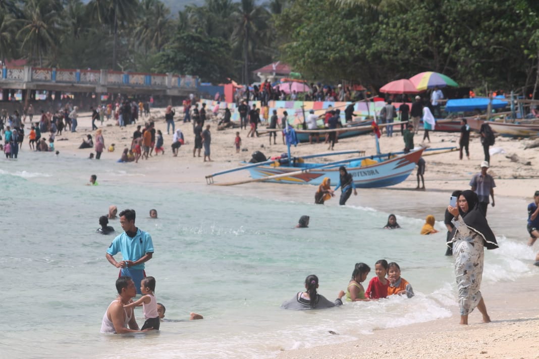 Jaga Keamanan Pengunjung, Dispar Pesbar Siapkan Penjaga Pantai