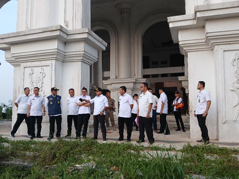 Pj Gubernur Samsudin Tinjau Infrastruktur Jalan dan Gedung di Kota Baru 