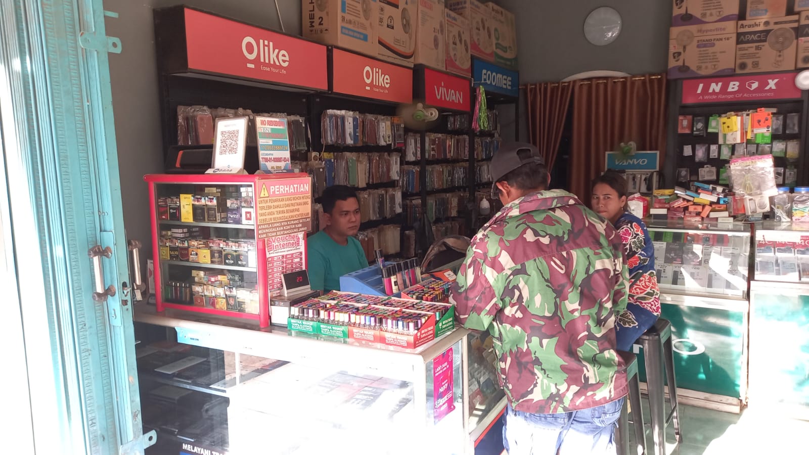 BRILink Bantu Warga Pelosok Bertransaksi Online Sekaligus Beli Pulsa