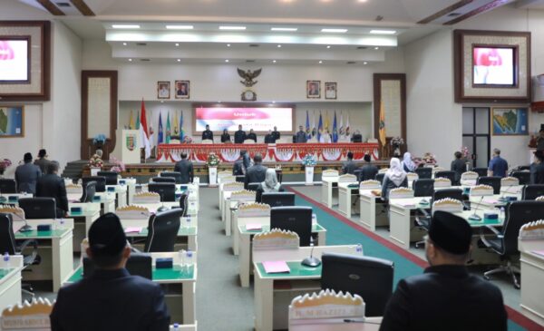 Paripurna : Penandatanganan Raperda APBD 2024 dan Persetujuan RPJMD 2025-2029