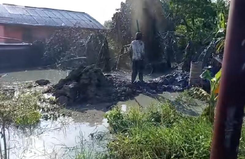 Semburan Lumpur Gegerkan Warga Rawajitu Timur Diduga Akibat Gas Biogenik