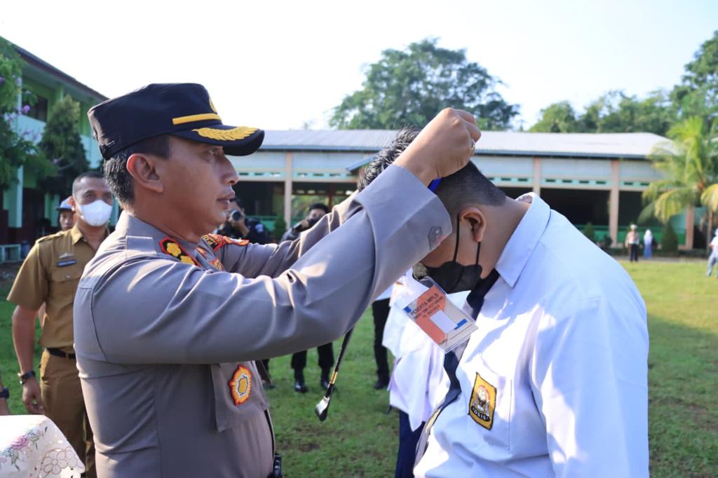 Kapolres Lampura Pimpin Upacara Sekaligus Buka MPLS SMA-SMK 