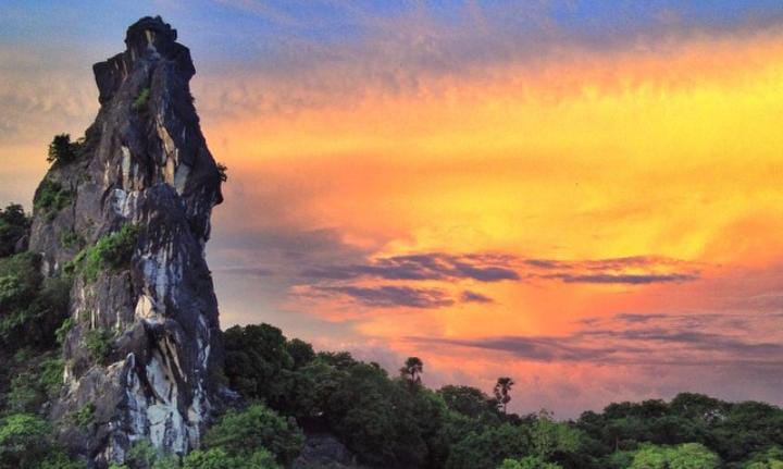 Batu Termanu Rote: Pesona Eksotis di Ujung Selatan Indonesia