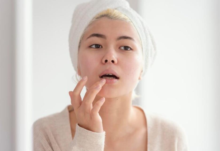 Rahasia Bibir Cerah Alami: Cara Efektif Mengatasi Bibir Hitam Secara Aman