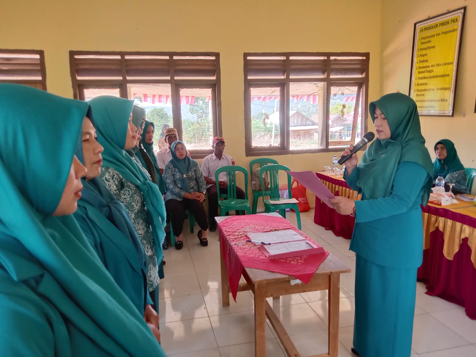 Marlina Sutian Lantik Tujuh Ketua TP PKK di 7 Pekon 