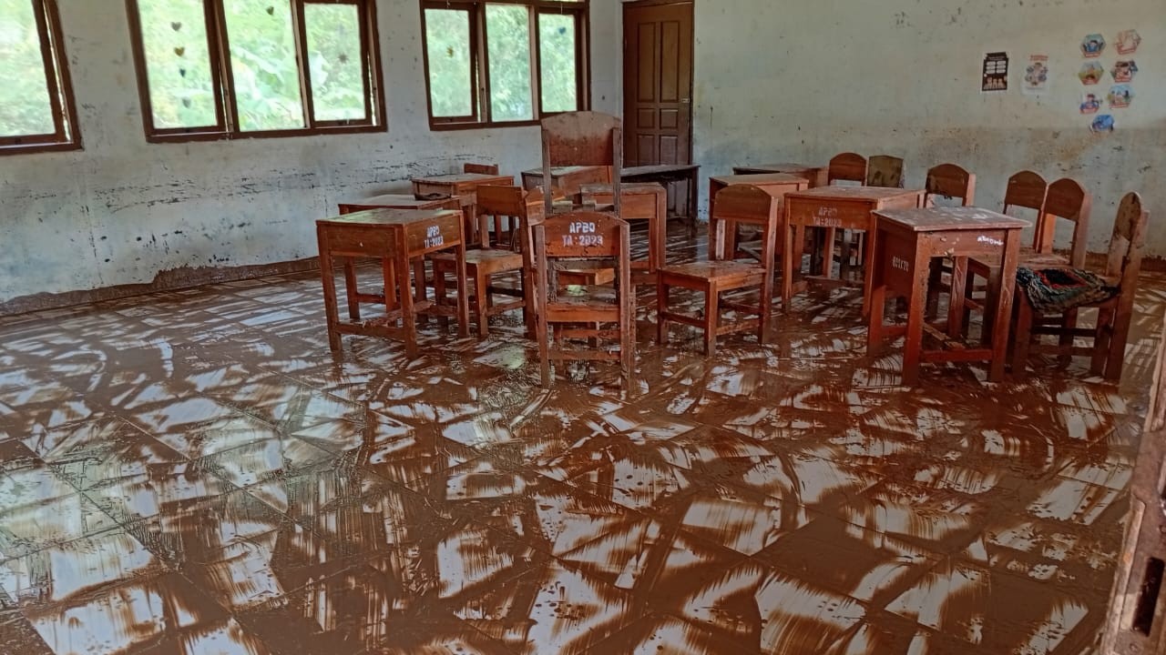 Diterjang Banjir Bandang, SDN Suka Maju Pekon Banding Agung Lumpuh