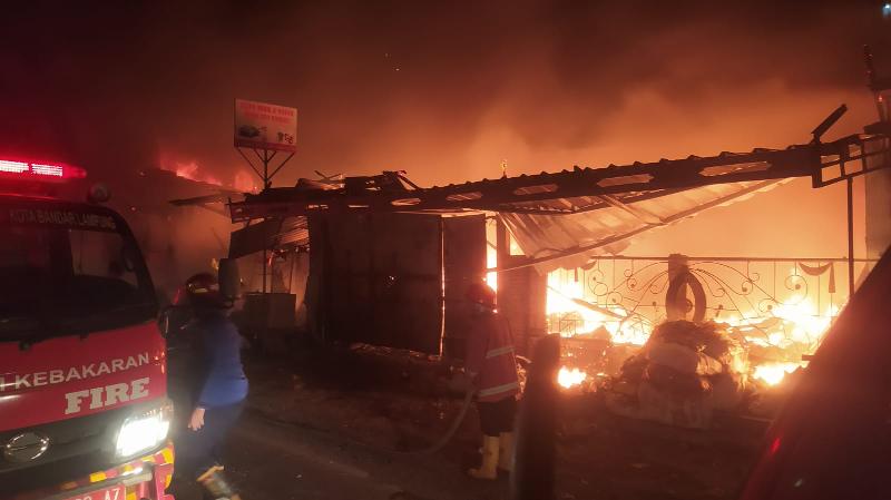 Gudang Rongsok di Panjang Terbakar, Kerugian Capai Rp 165 Juta