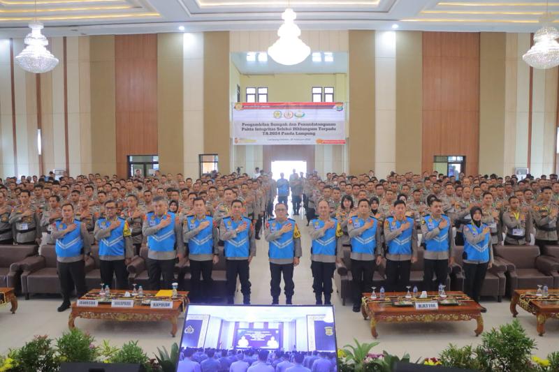 Kapolda Lampung Gelar Pengambilan Sumpah dan Penandatanganan Pakta Integritas Dikbangum Polri 2024