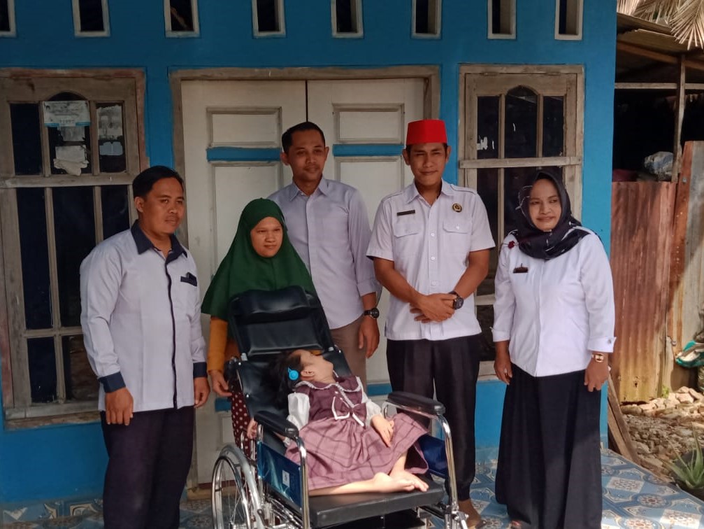 UPK DAPM Cipta Mandiri Salurkan Kursi Roda untuk Penyandang Disabilitas 