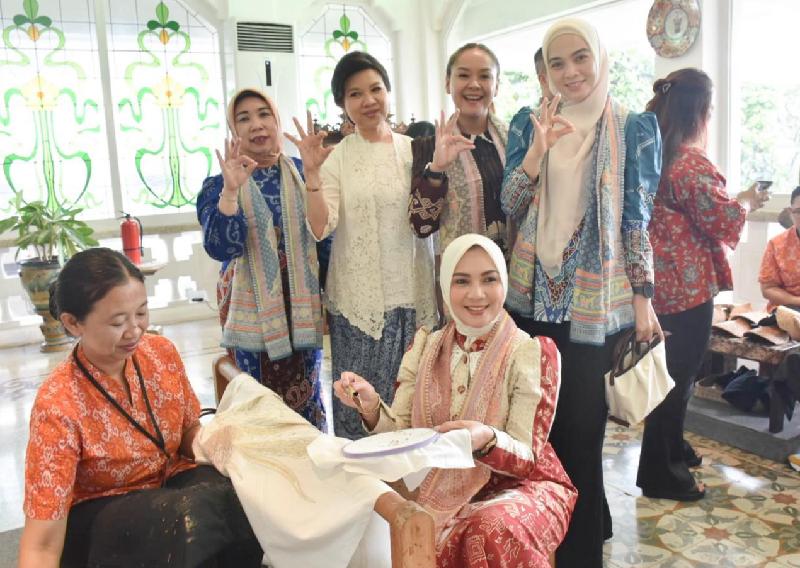 Dekranasda Lampung Gandeng Batik Keris Kolaborasi Kembangkan Motif Siger dan Kapal Lampung