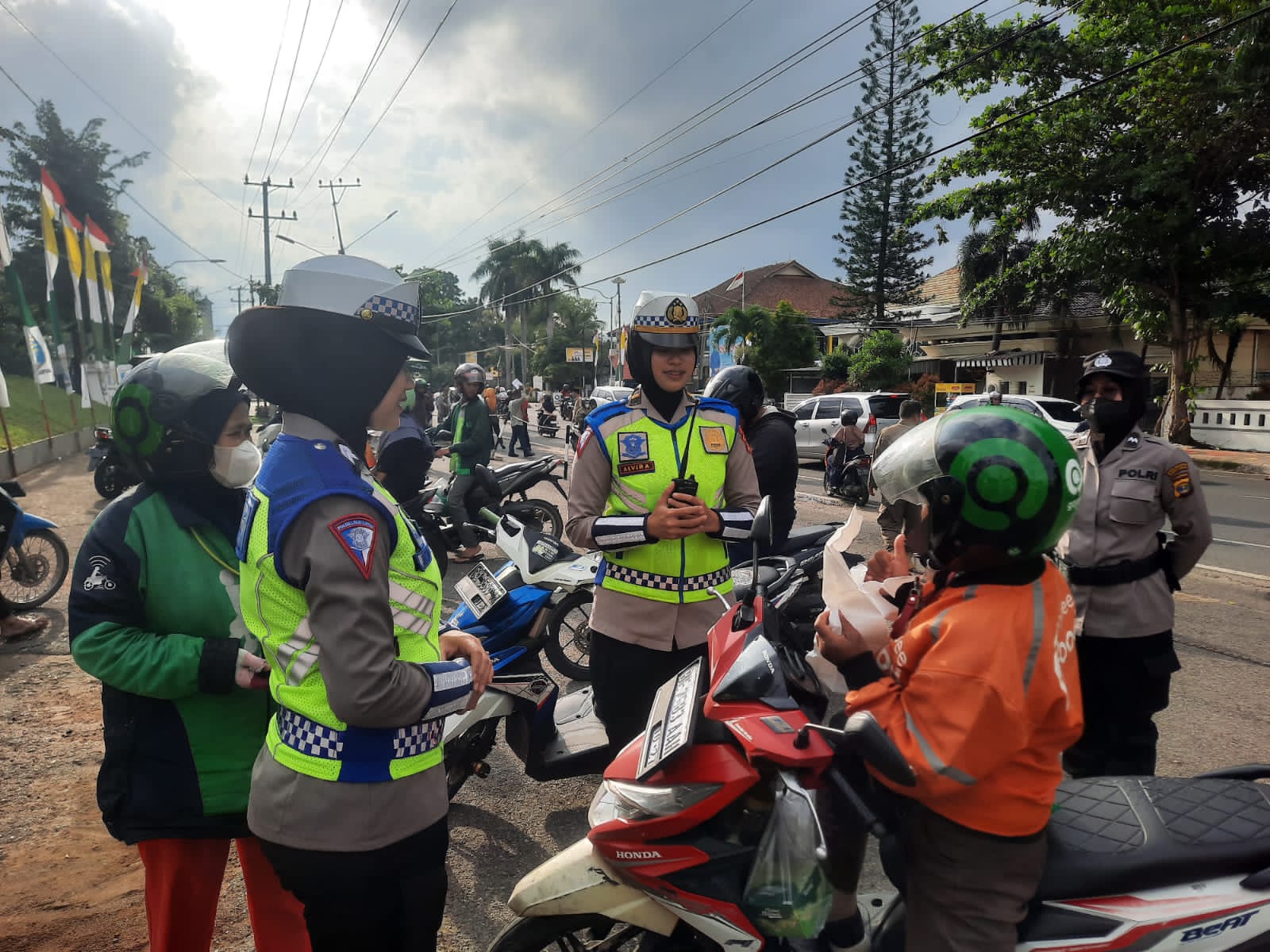 Bantu Masyarakat Selama Ramadhan, Polresta Bandar Lampung Siagakan Polwan di Pusat Keramaian