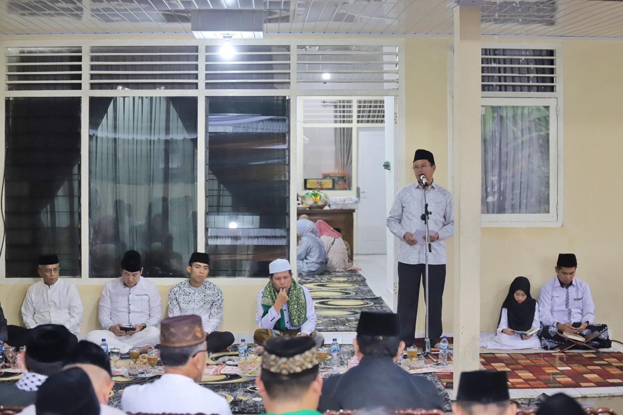 Pj Bupati Lampung Barat Gelar Doa Bersama Peringati Nuzulul Qur'an 1445 Hijriah 