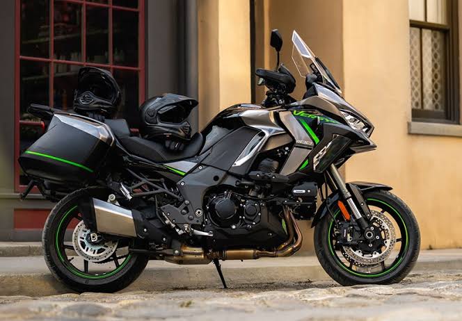 Kawasaki Versys 1100: Flagship Adventure Touring Masa Depan yang Siap Taklukkan Segala Medan