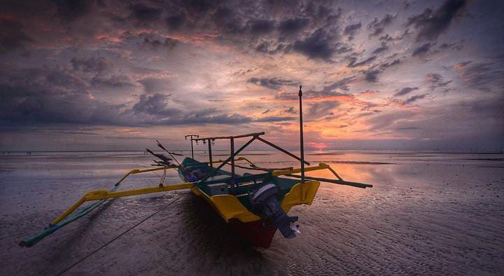Pantai Lampu Satu, Pesona Senja di Ujung Timur Indonesia