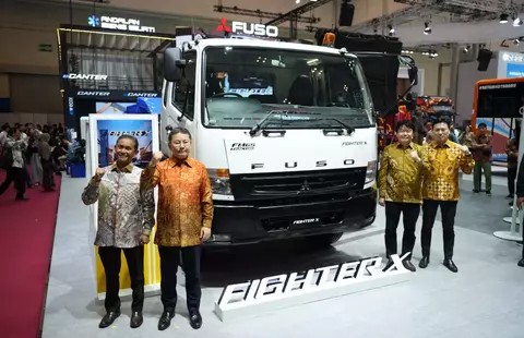 Mitsubishi Fuso Kenalkan eCanter dan Truk Baru di GIIAS 2025