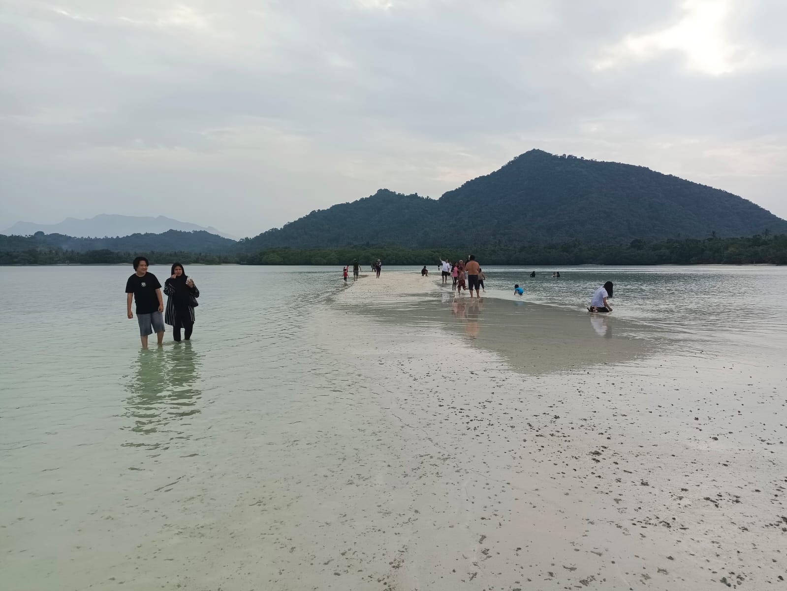 Wajib Dikunjungi, Fenomena Alam Pasir Timbul Salah Satu Spot Foto di Lampung 