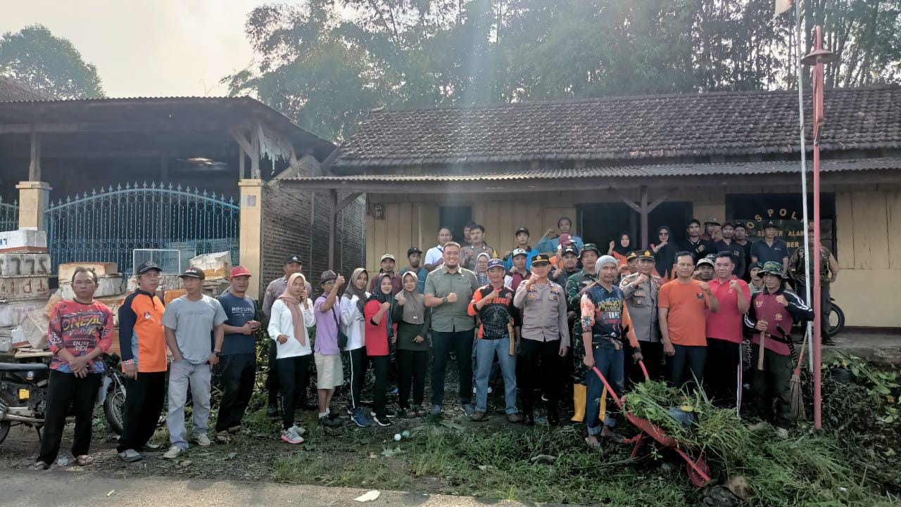 Bersama para Peratin, Polsek Sumber Jaya Tata Polsubsektor Air Hitam dan Patroli Dialogis 