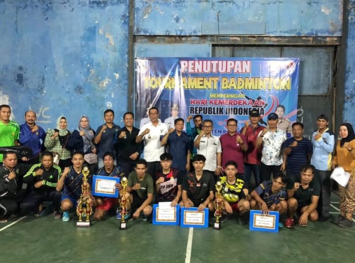 Jon Edwar Tutup Turnamen Badminton Peringatan HUT Kemerdekaan RI