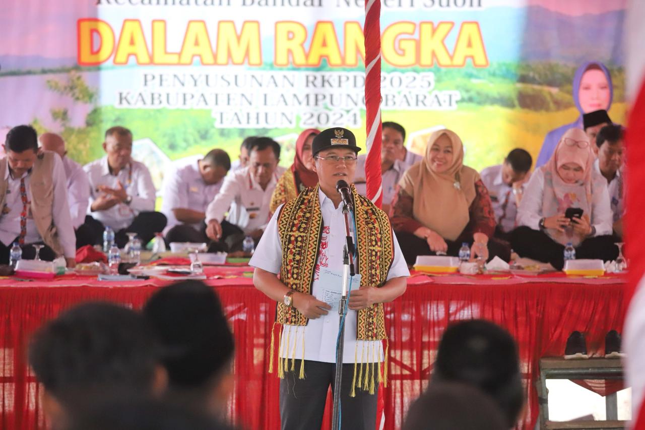 Pimpin Musrenbang Kecamatan Suoh-BNS, Nukman Tekankan Usulan Prioritas Kebutuhan Dasar Masyarakat