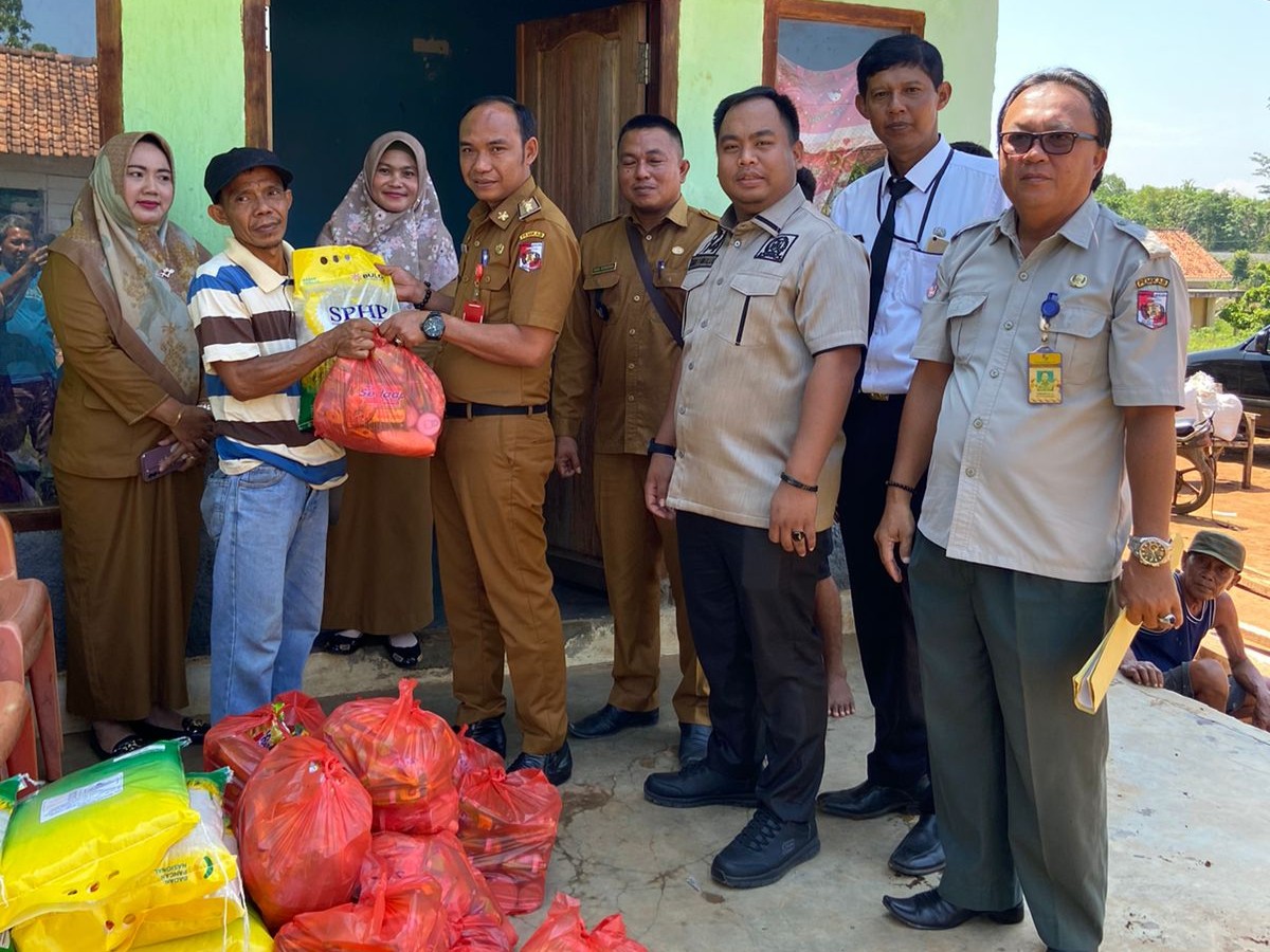 BPBD Lampung Utara Salurkan Bantuan Korban Terdampak Angin Kencang di Abung Selatan