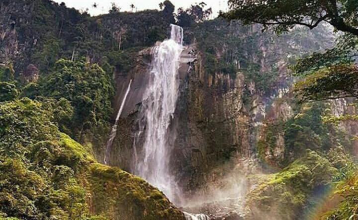 Air Terjun Ponot, Megahnya Pesona Air Terjun Tertinggi di Nusantara