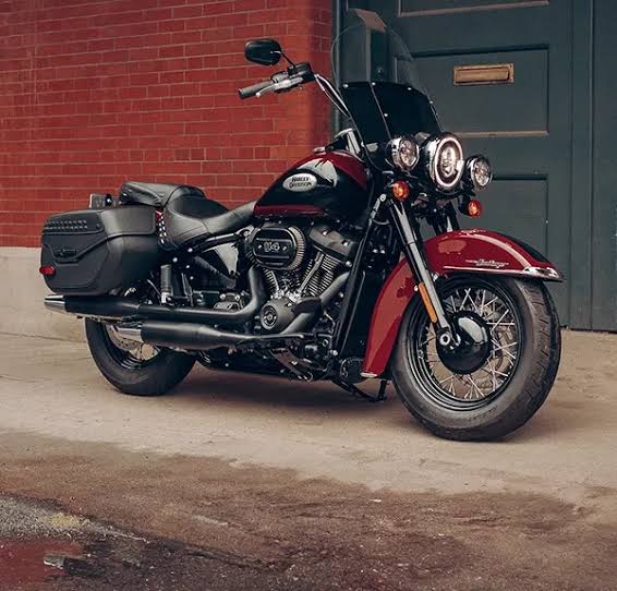 Harley-Davidson Heritage Classic: Gaya Retro dengan Kenyamanan Touring Modern
