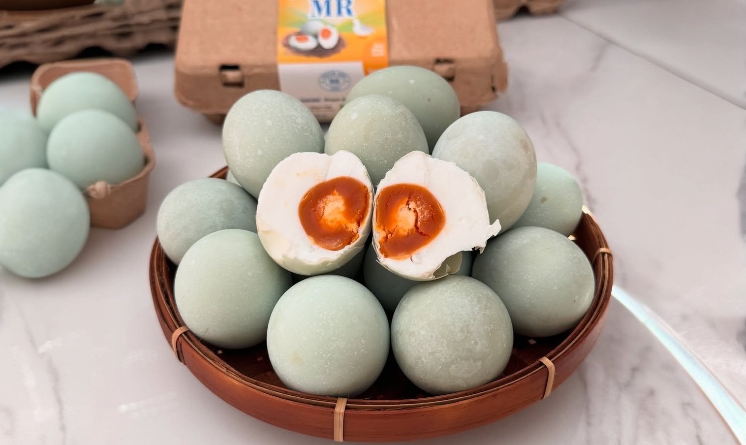 Telur Asin Brebes: Cita Rasa Gurih dari Tanah Penghasil Telur Bebek Terbaik di Indonesia