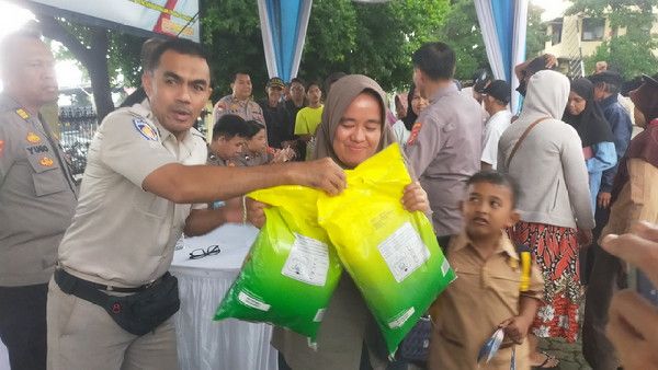 Polda Lampung Salurkan 3.930 Ton Beras Lewat Gerakan Pangan Murah Hingga Desember