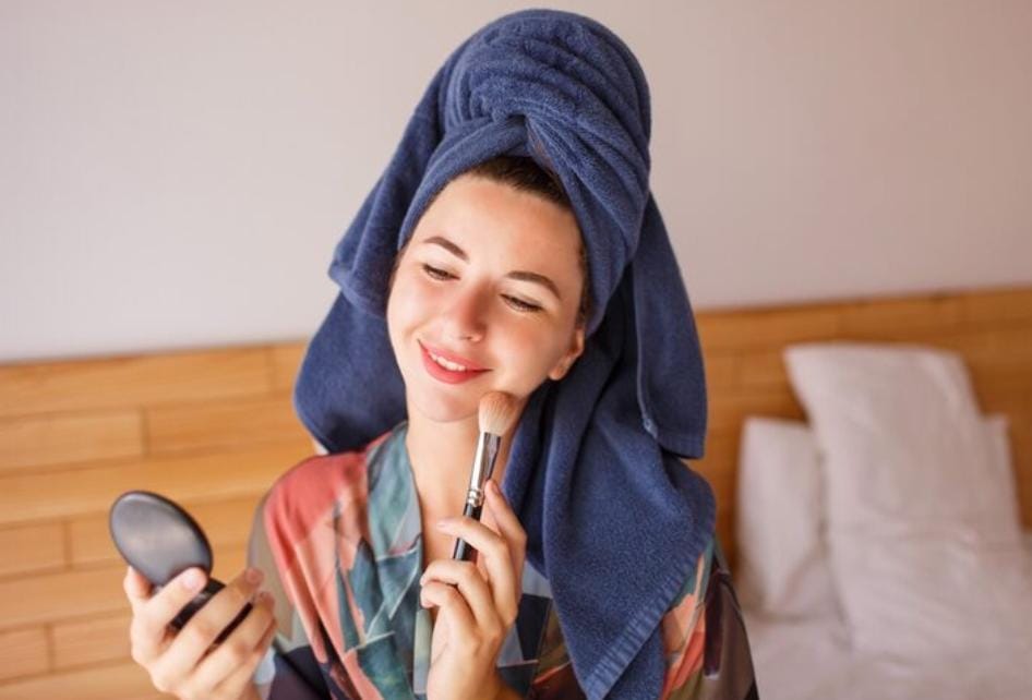 Rahasia Makeup Natural Tahan Lama Saat Hari Raya, Tips Lengkap agar Wajah Tetap Fresh dari Pagi hingga Malam