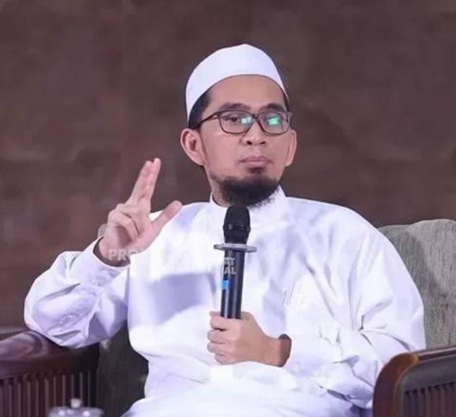 Pendapat Ustadz Adi Hidayat Soal Mengubah Tampilan Fisik