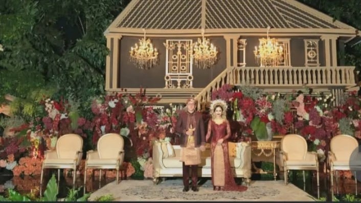 Pelaminan Rumah Adat Palembang: Simbol Kehormatan dan Doa Kehidupan