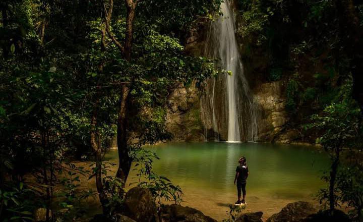 Warna Unik Air Terjun Lagandang Enrekang Menarik Perhatian Wisatawan