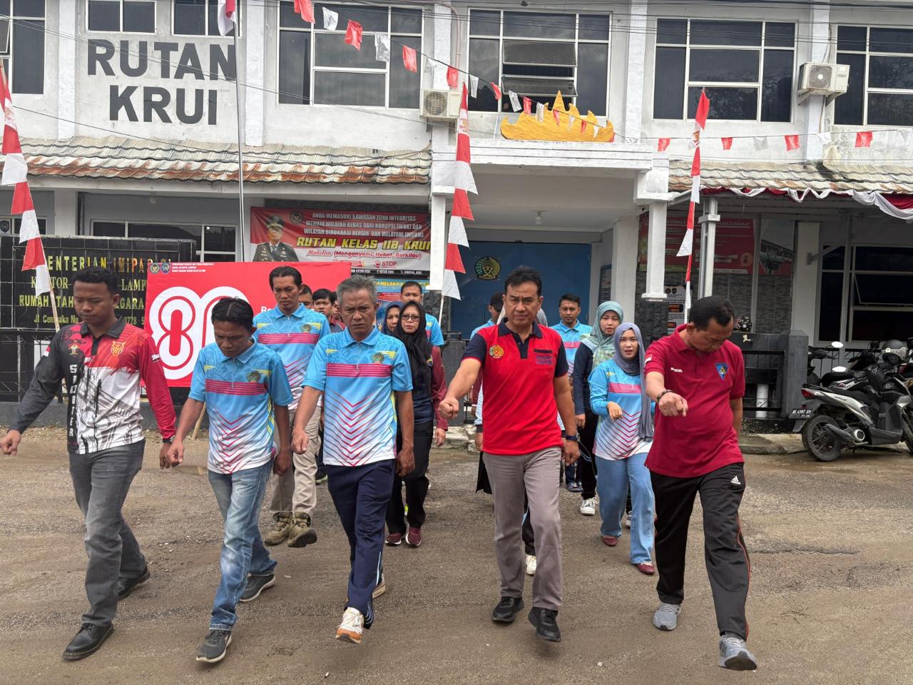 Semarak HUT RI ke-80, Rutan Krui Gelar Fun Walk