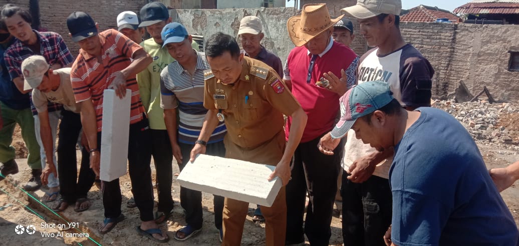 Hasil Donasi, Camat Nowo Lakukan Peletakan Batu Pembangunan 7 Rumah Korban Kebakaran