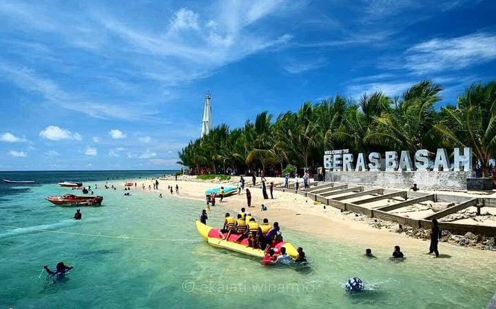 Beras Basah, Pulau Kecil Berpasir Putih di Laut Bontang