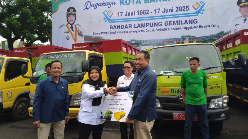 Pemkot Bandar Lampung Terima Bantuan Truk Sampah dari PT BA Tarahan