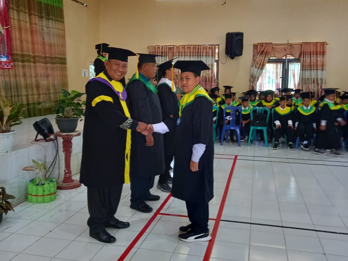 Pelepasan Siswa SDN 3 Way Mengaku Angkatan Ke-12 Berlangsung Meriah